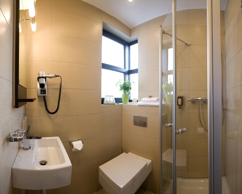 Design Hotel Zollamt ไคเซอร์สเลาเทิร์น ภายนอก รูปภาพ